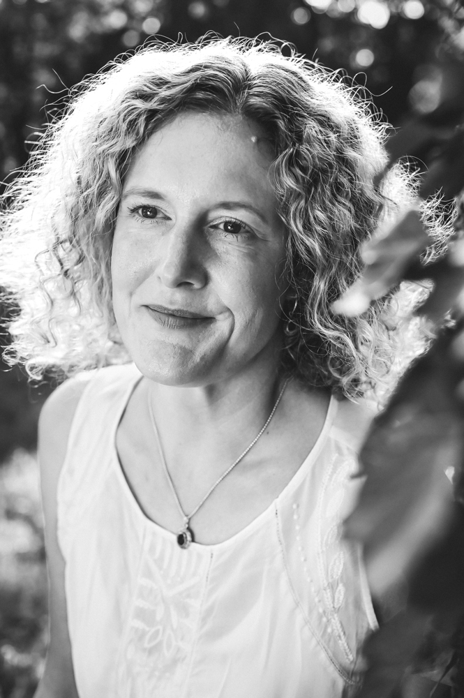 Original Portrait einer Frau auf der Rosenhöhe Darmstadt – das Bild das zum Tattoo wurde, MALEA Fotografie